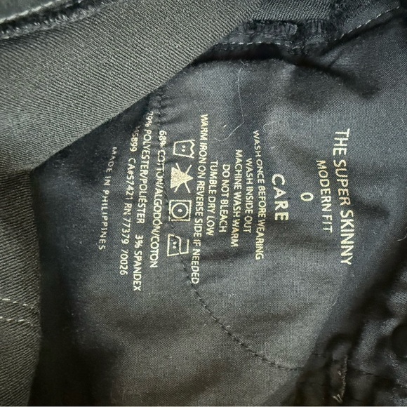 Ann Taylor Super Skinny Modern Fit Moto Jeans - Picture 8 of 8